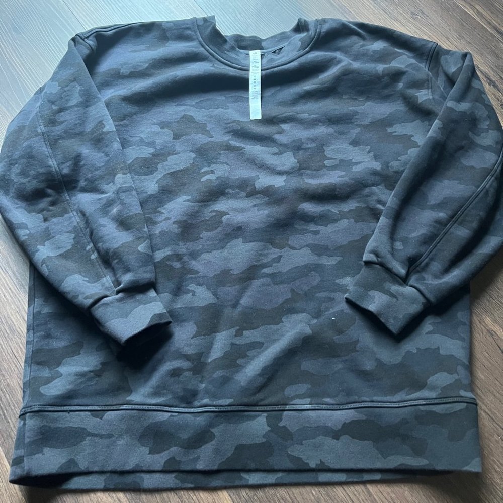 Lululemon Perfectly Oversized Crew (size 6)